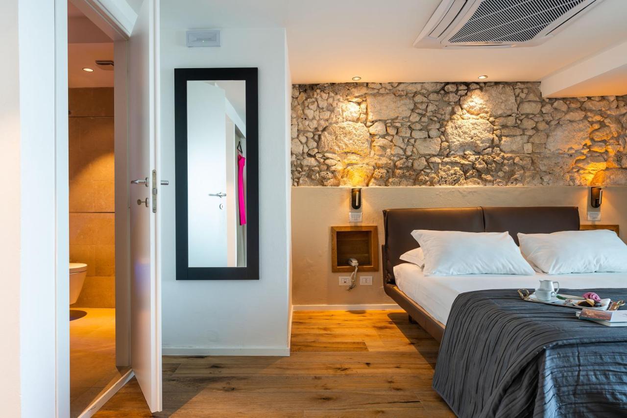 סירקוזה Re Dionisio Luxury Suites מראה חיצוני תמונה