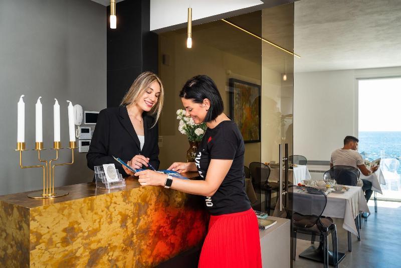 סירקוזה Re Dionisio Luxury Suites מראה חיצוני תמונה