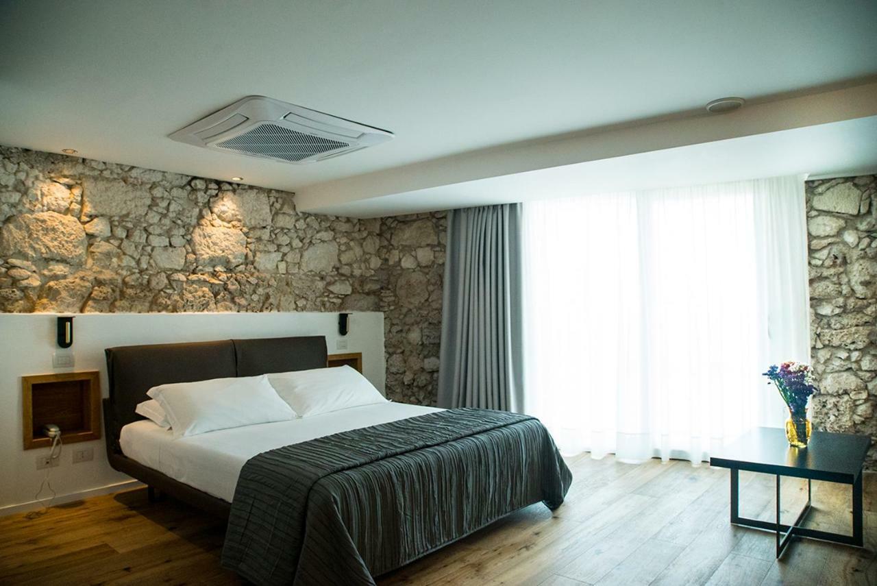סירקוזה Re Dionisio Luxury Suites מראה חיצוני תמונה